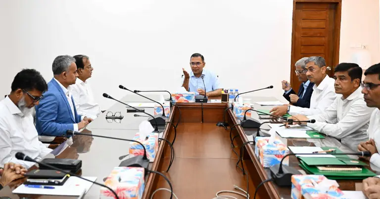 প্রধানমন্ত্রী তারেক রহমানের সঙ্গে মন্ত্রিপরিষদ বিভাগে এ সভা